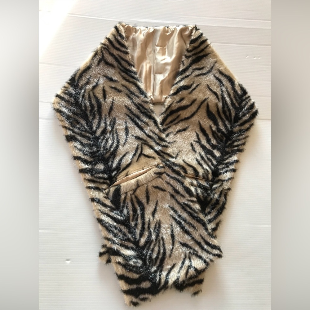 Valerie Stevens Elegant Tan Scarf